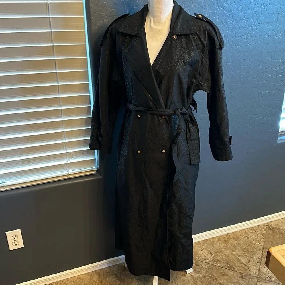 Like new Portrait vintage rain coat - Picture 1 of 11